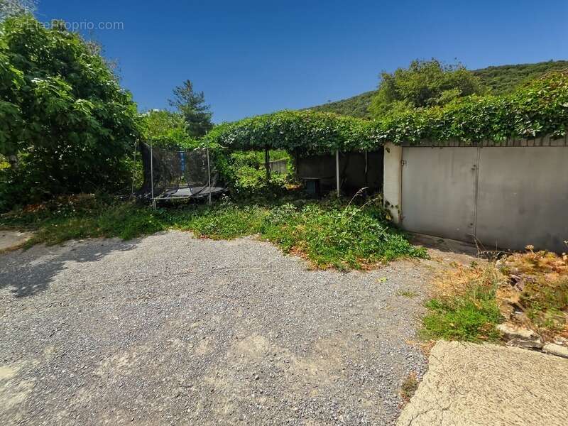 Terrain à LAVAL-PRADEL