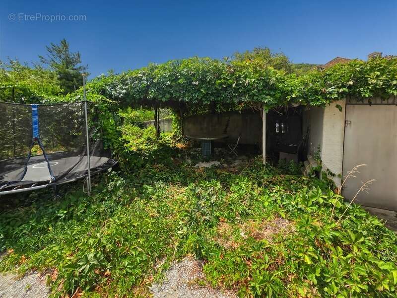 Terrain à LAVAL-PRADEL