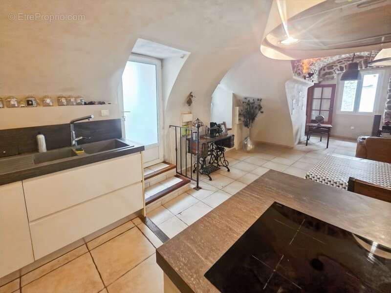 Maison à LAVAL-PRADEL