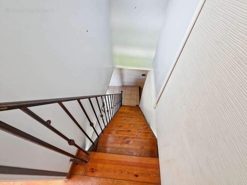 Maison à LAVAL-PRADEL