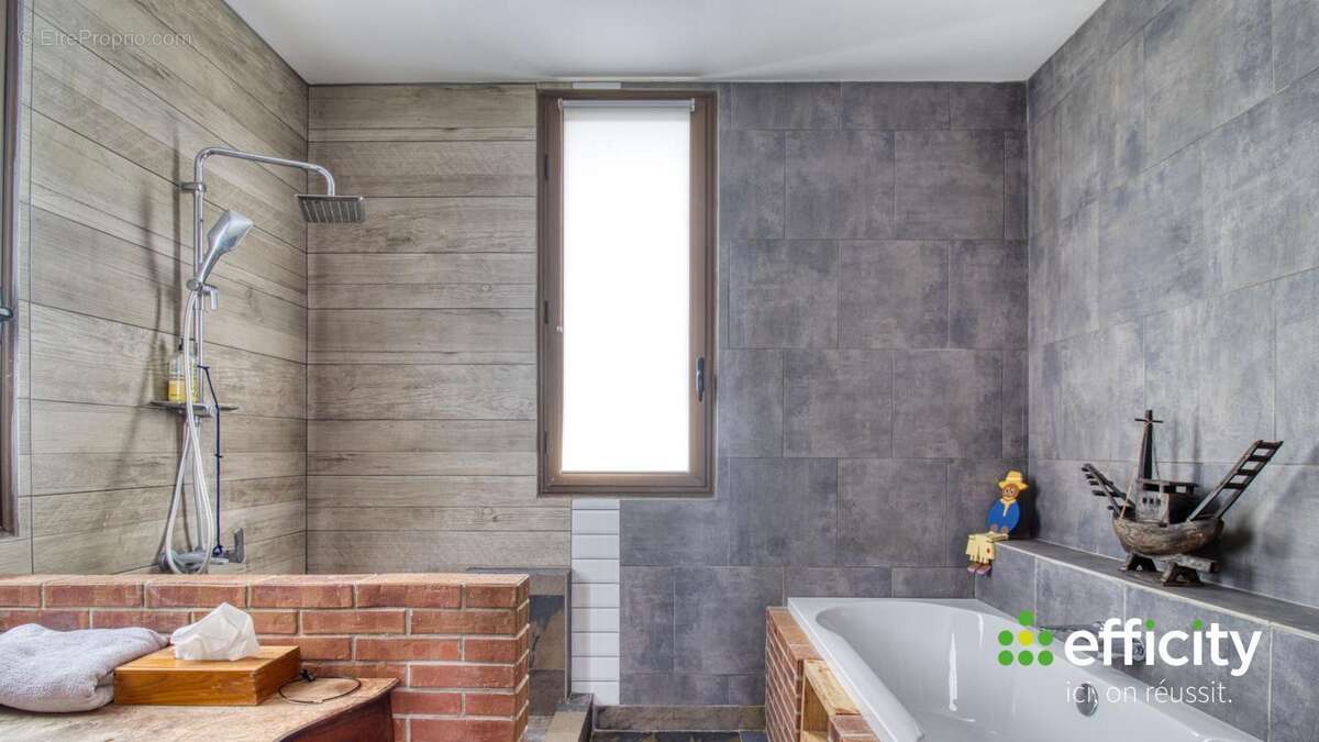 Maison à PETITE-ILE