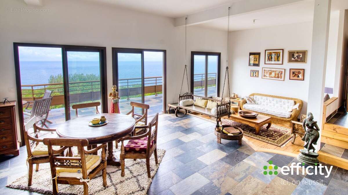 Maison à PETITE-ILE