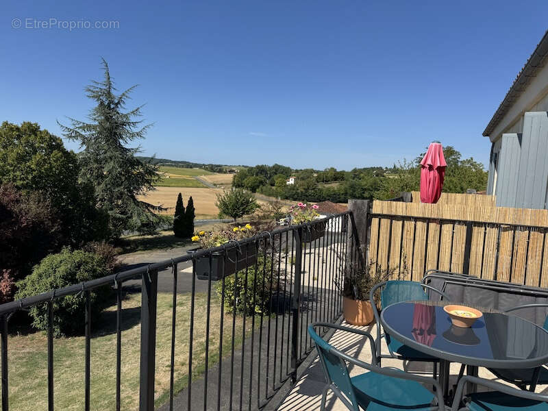 Appartement à AUBETERRE-SUR-DRONNE