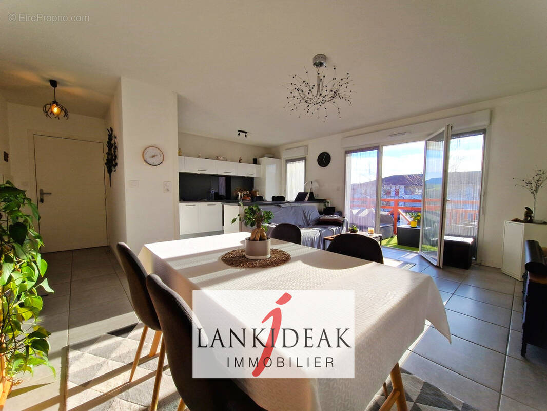 Appartement à USTARITZ