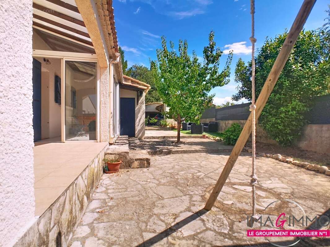 Maison à VAILHAUQUES