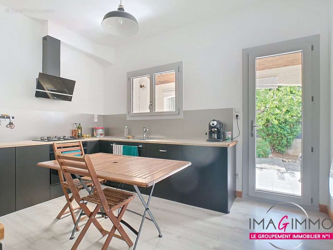 Maison à VAILHAUQUES