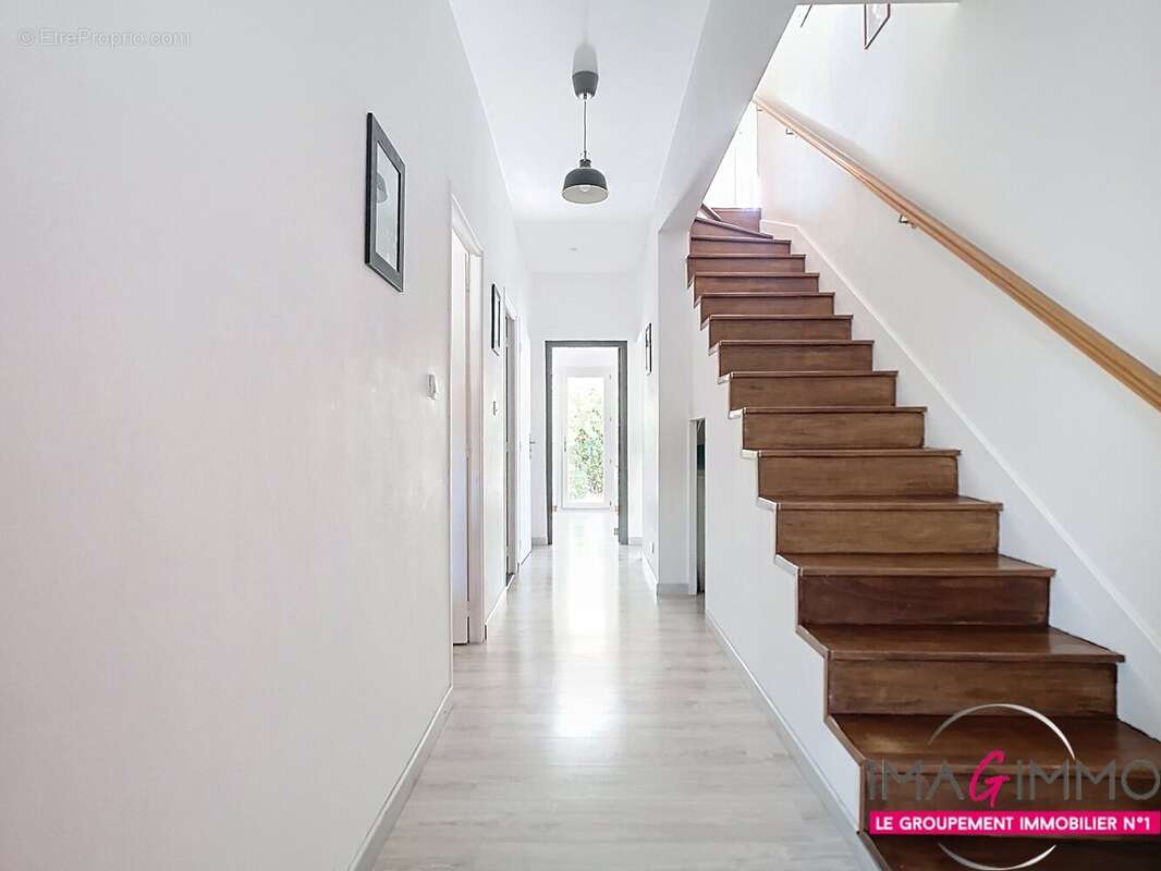 Maison à VAILHAUQUES