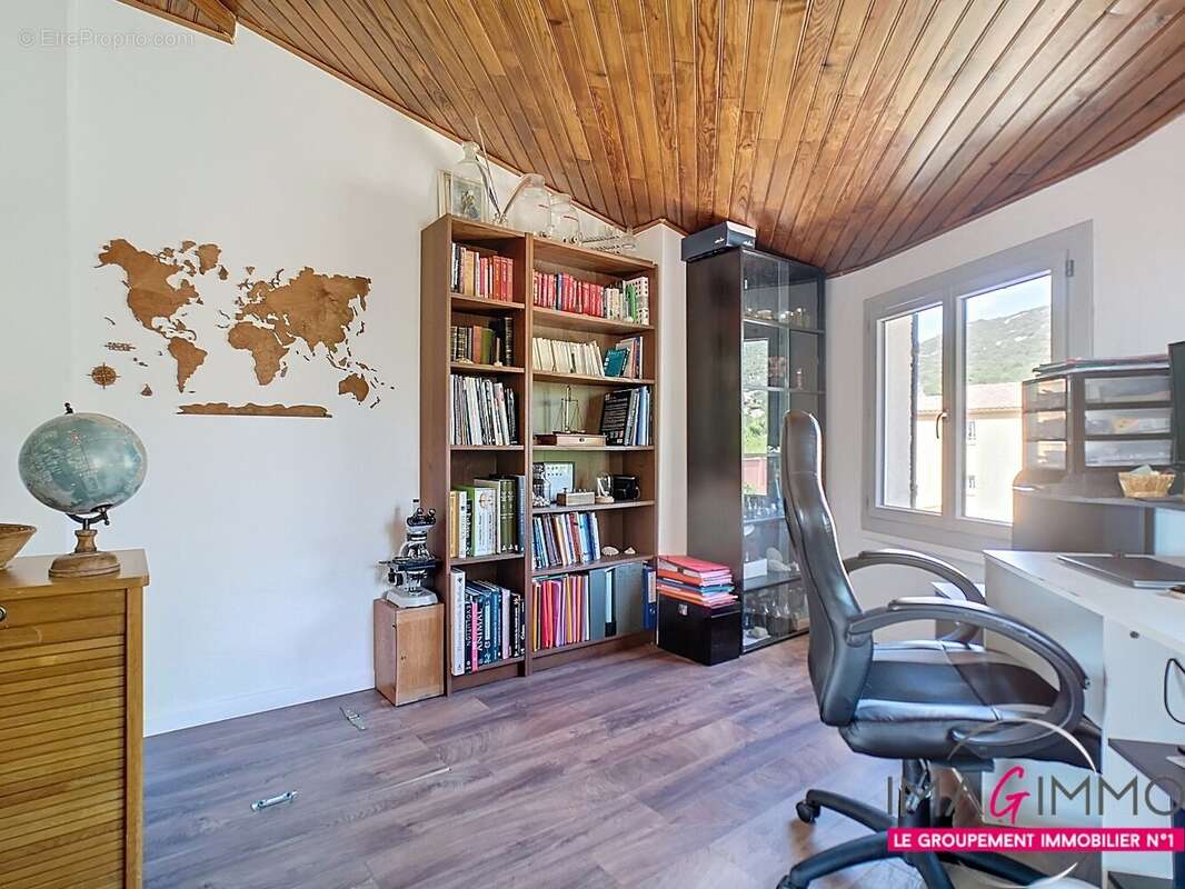 Maison à VAILHAUQUES