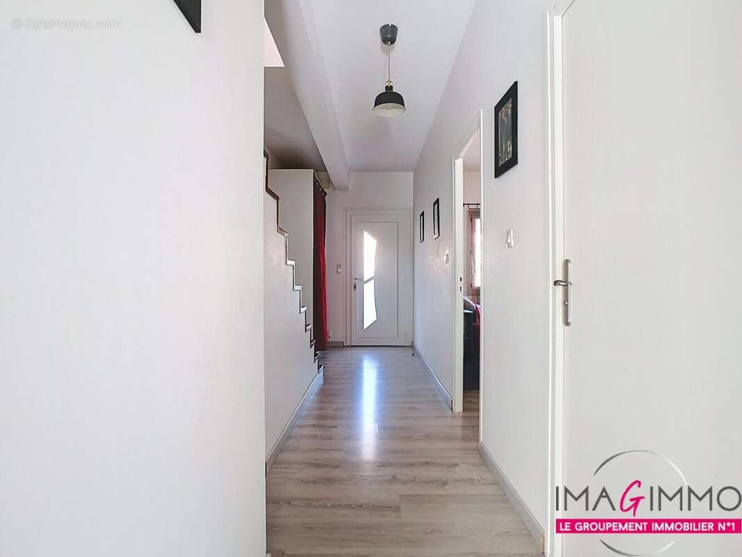 Maison à VAILHAUQUES