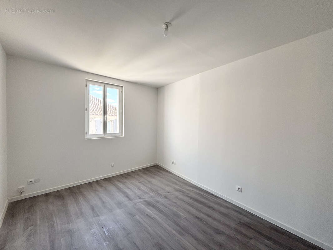 Maison à FONTVIEILLE