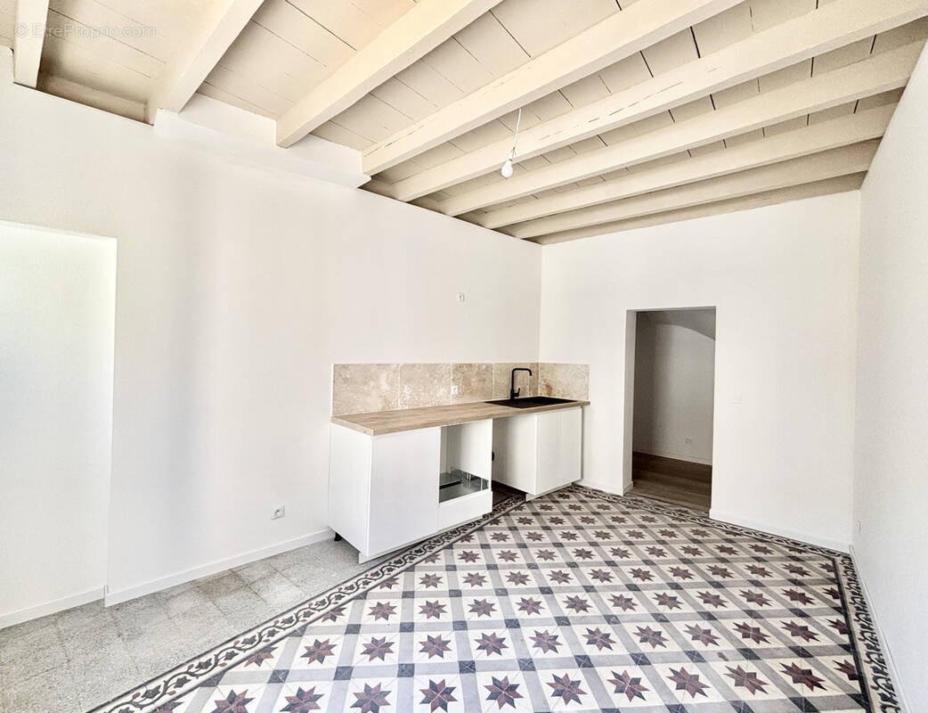 Maison à FONTVIEILLE