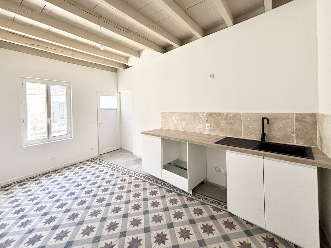 Maison à FONTVIEILLE