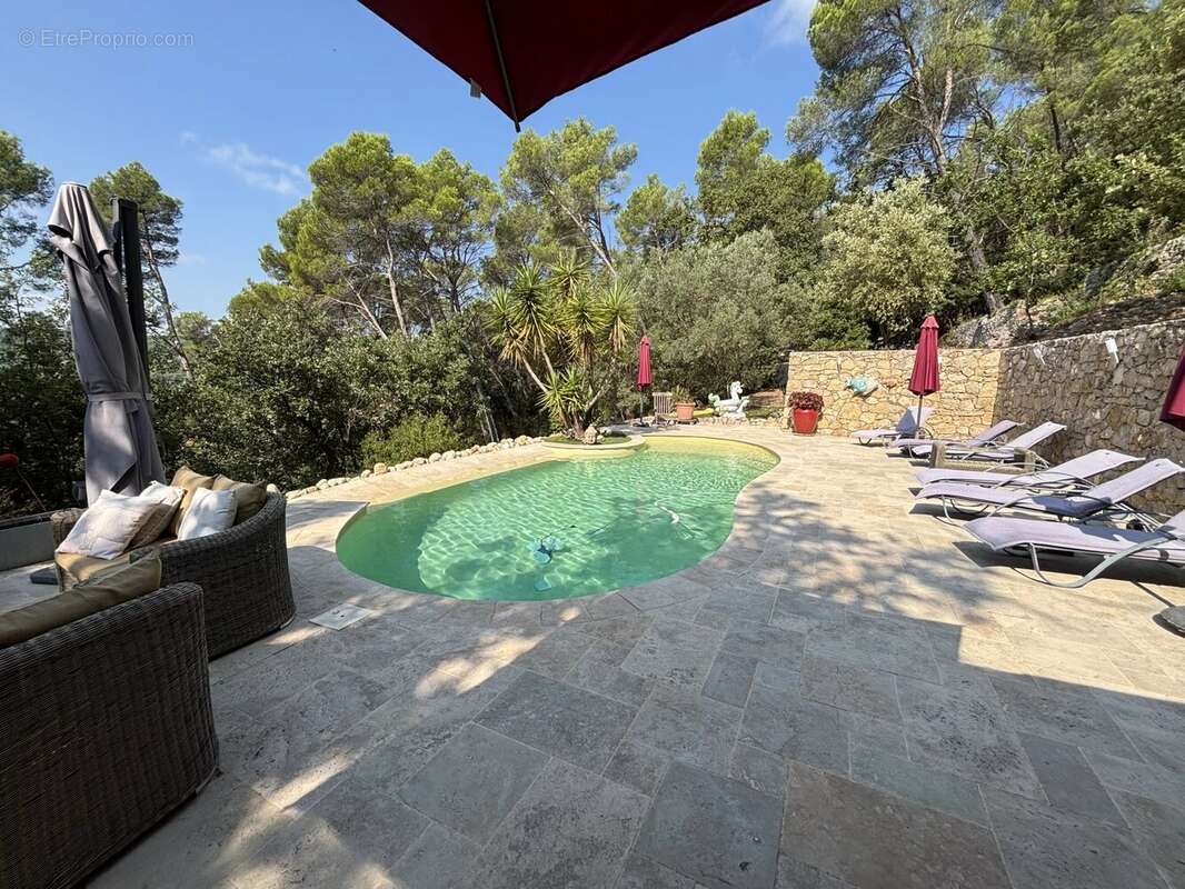 Maison à FIGANIERES