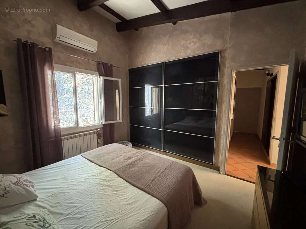 Maison à FIGANIERES