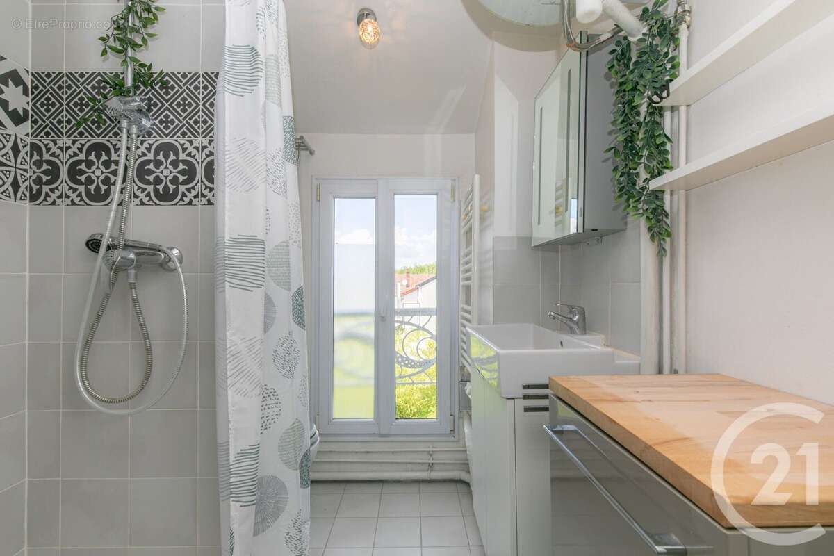 Appartement à SAINT-MAUR-DES-FOSSES