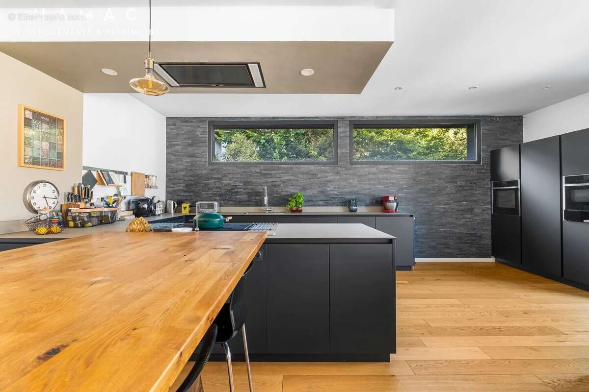 Maison à CHARBONNIERES-LES-BAINS