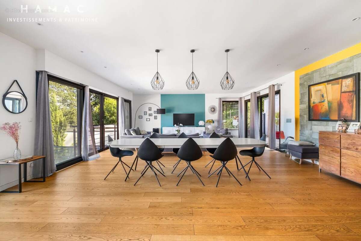 Maison à CHARBONNIERES-LES-BAINS