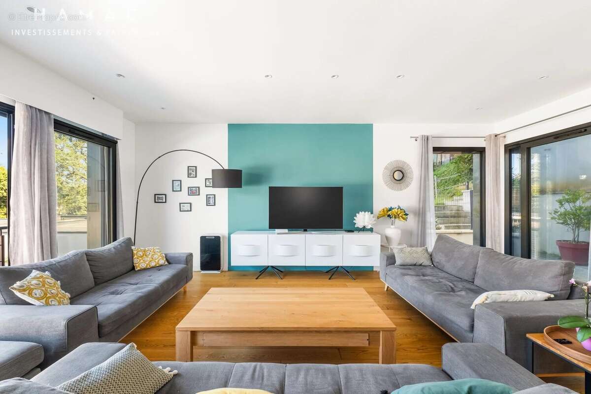 Maison à CHARBONNIERES-LES-BAINS