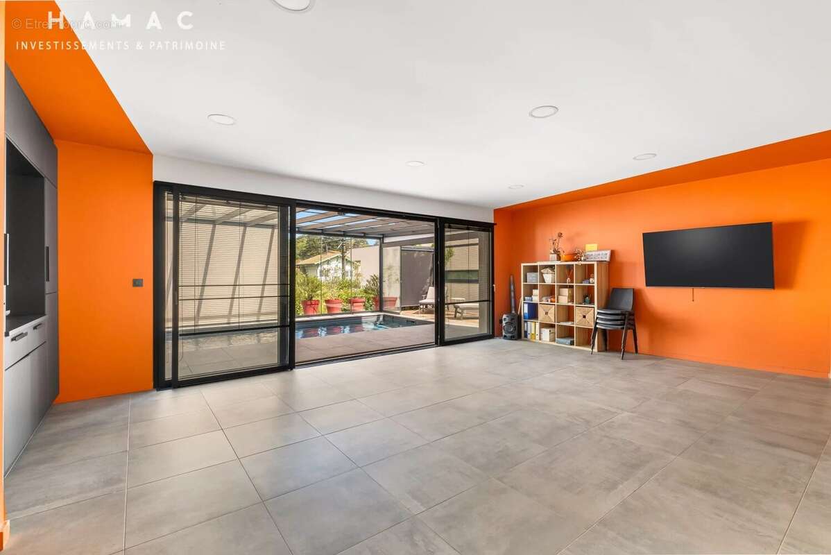 Maison à CHARBONNIERES-LES-BAINS