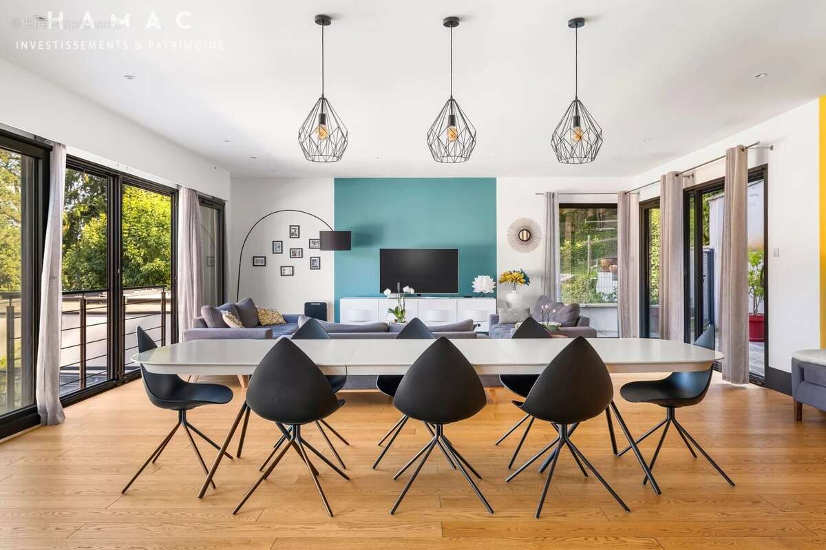 Maison à CHARBONNIERES-LES-BAINS