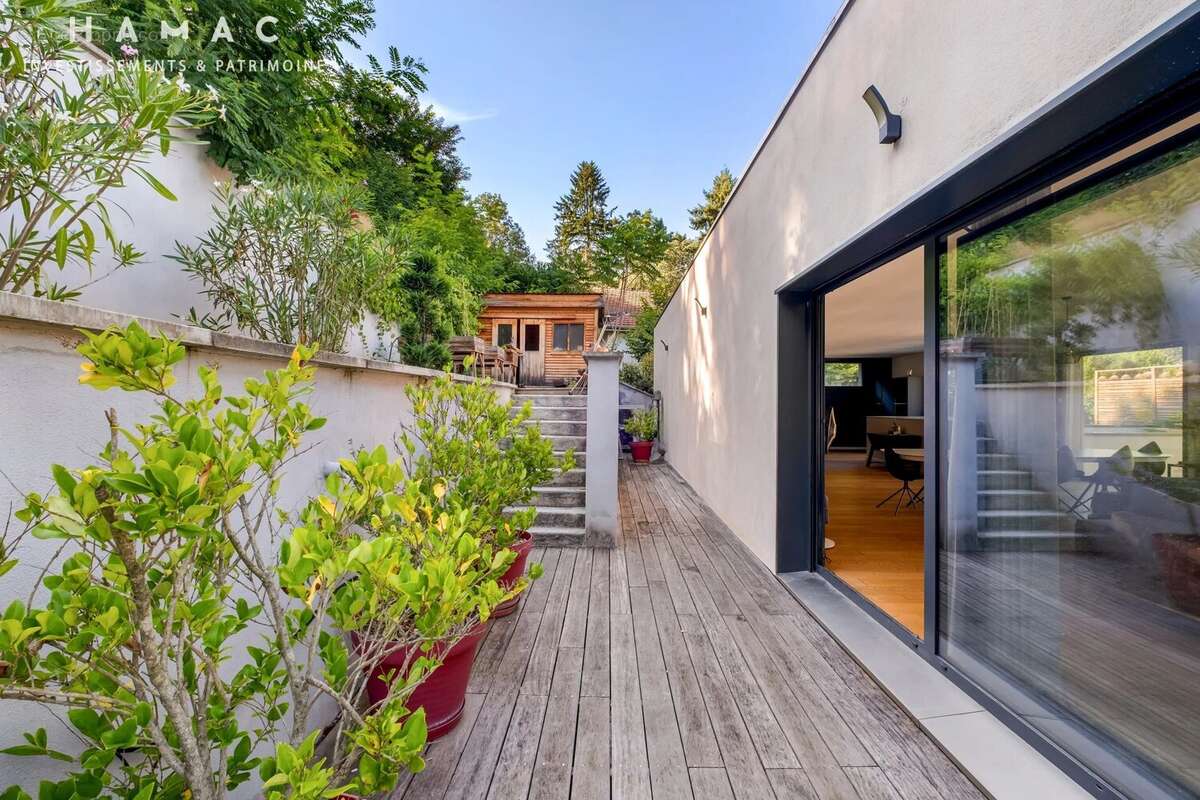 Maison à CHARBONNIERES-LES-BAINS