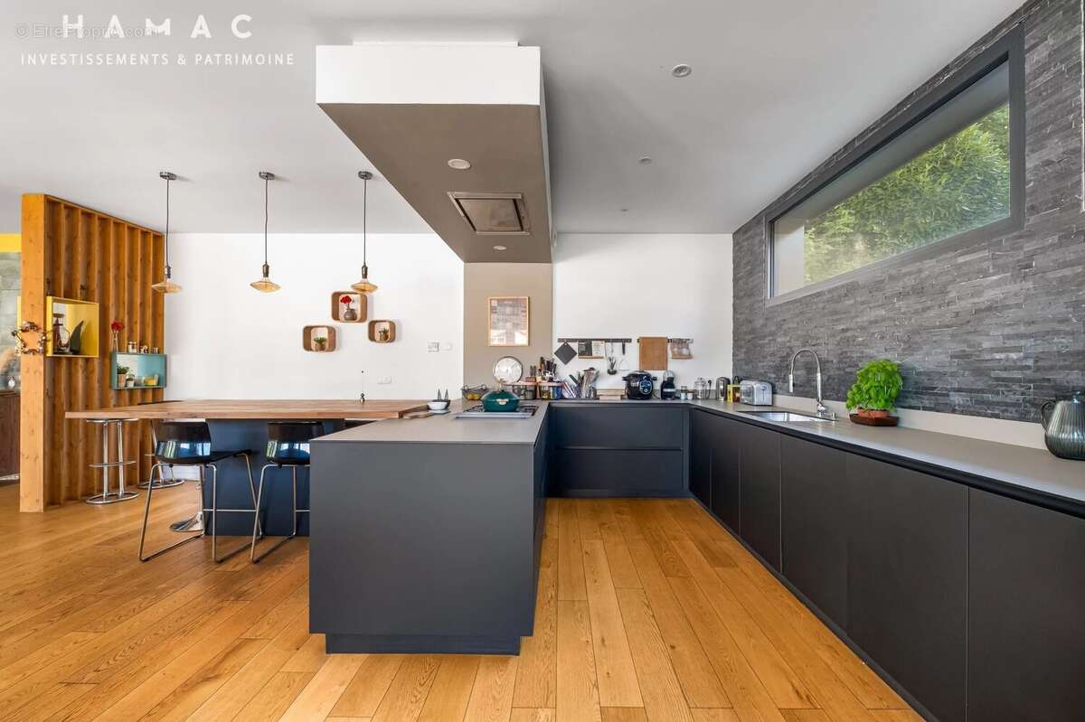 Maison à CHARBONNIERES-LES-BAINS