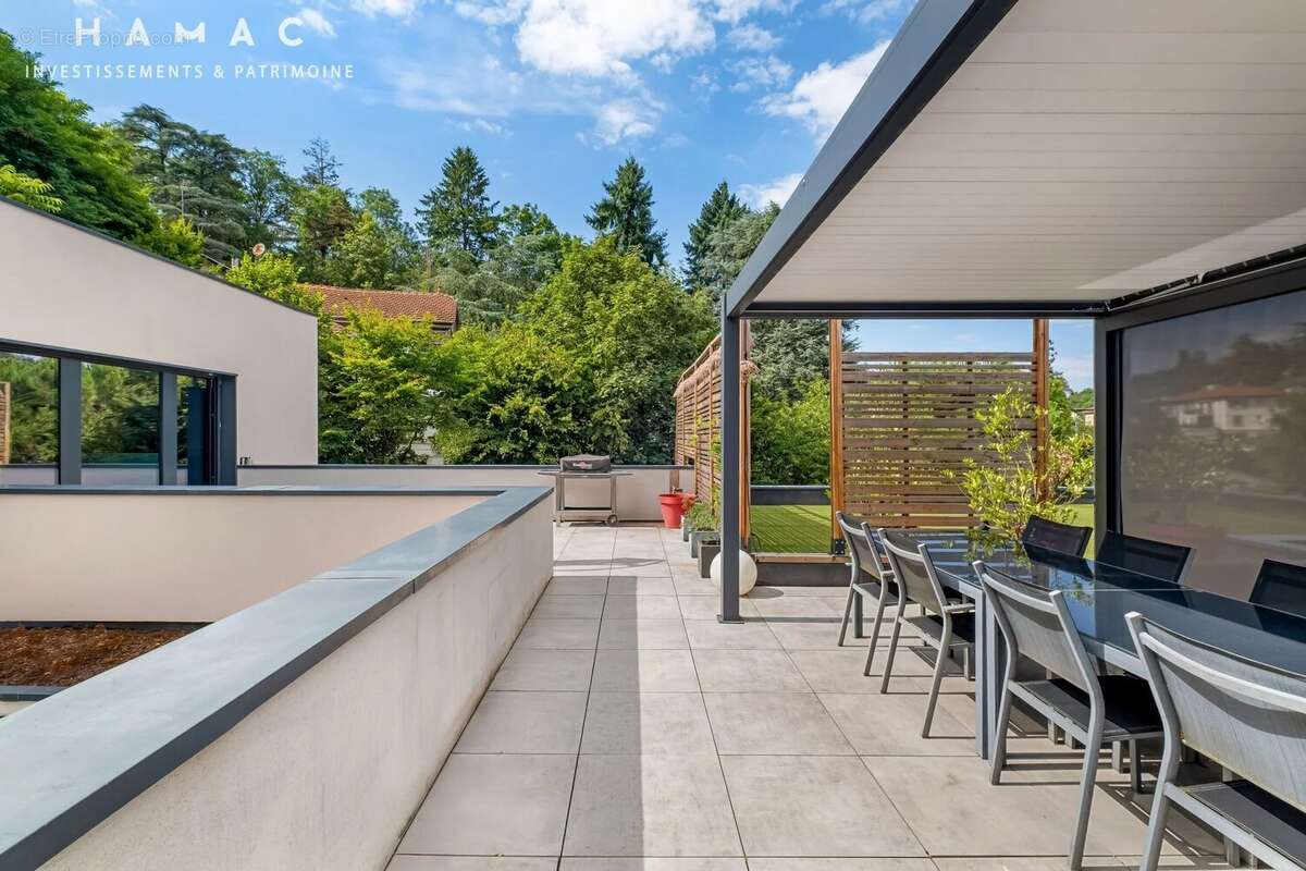 Maison à CHARBONNIERES-LES-BAINS