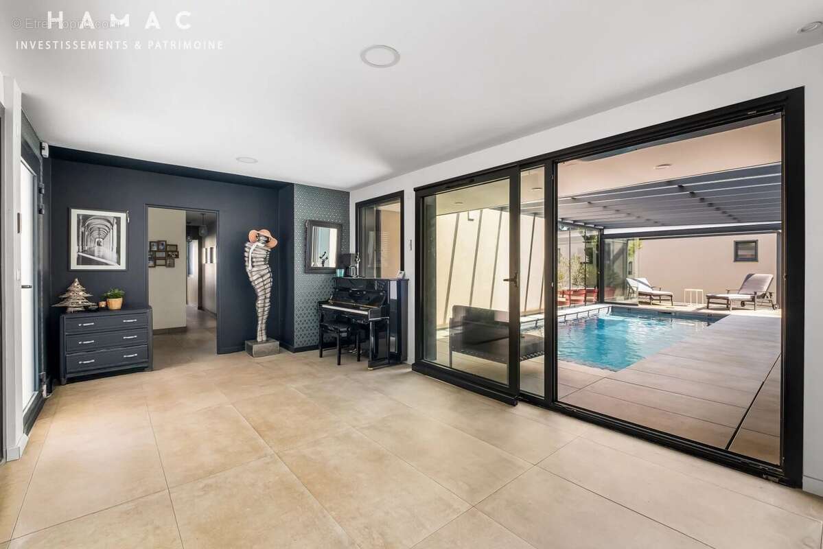 Maison à CHARBONNIERES-LES-BAINS