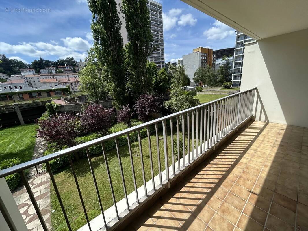 Appartement à SAINT-ETIENNE