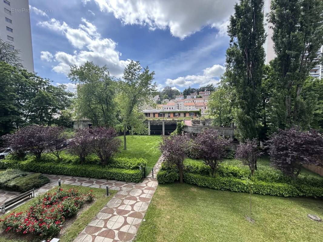 Appartement à SAINT-ETIENNE