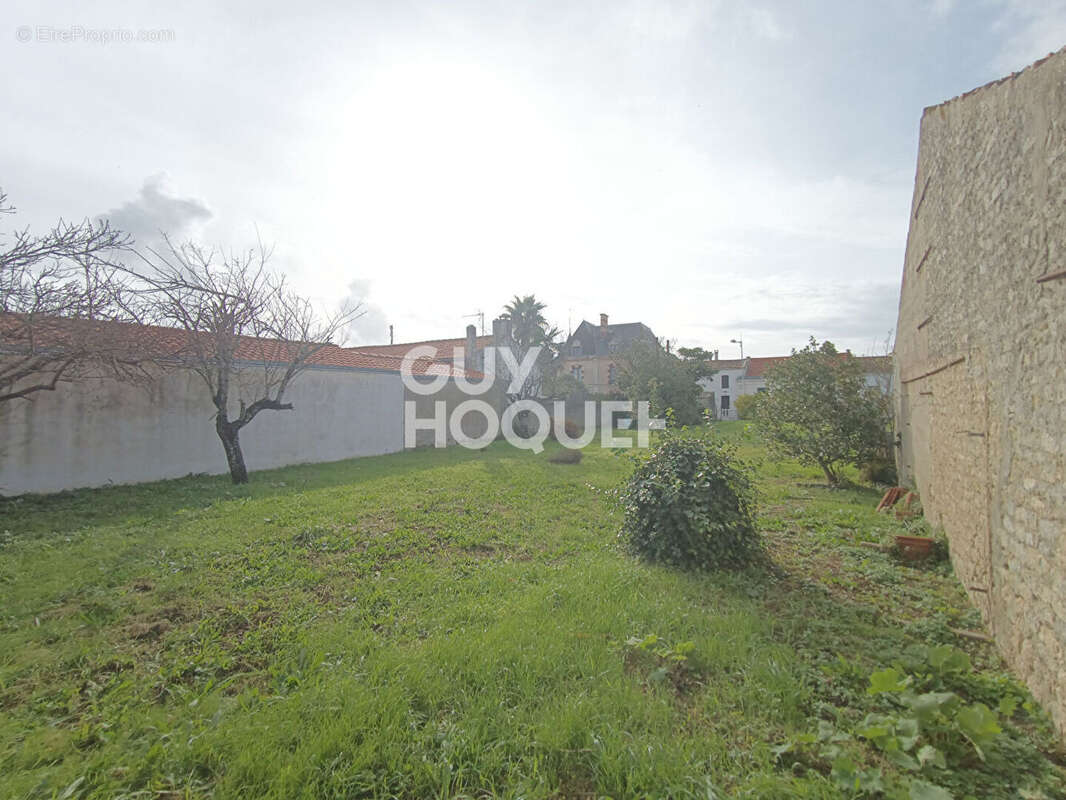 Terrain à SAINT-PIERRE-D&#039;OLERON