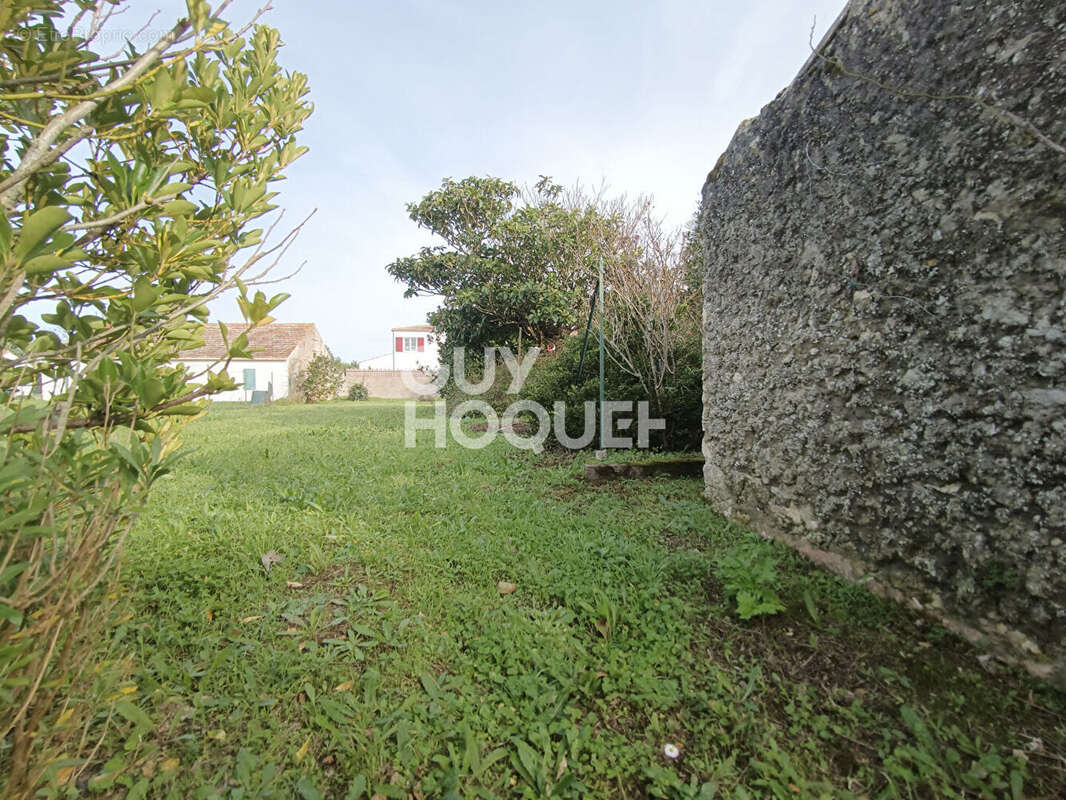 Terrain à SAINT-PIERRE-D&#039;OLERON