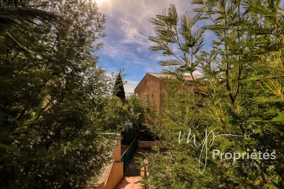 Appartement à RAYOL-CANADEL-SUR-MER