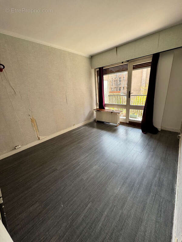 Appartement à LES PAVILLONS-SOUS-BOIS