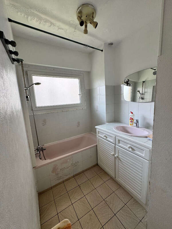 Appartement à LES PAVILLONS-SOUS-BOIS