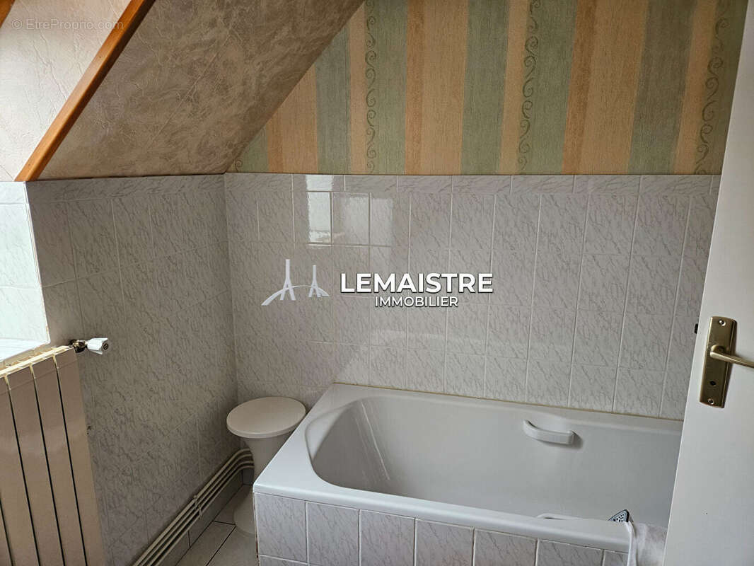 Maison à BOURG-ACHARD