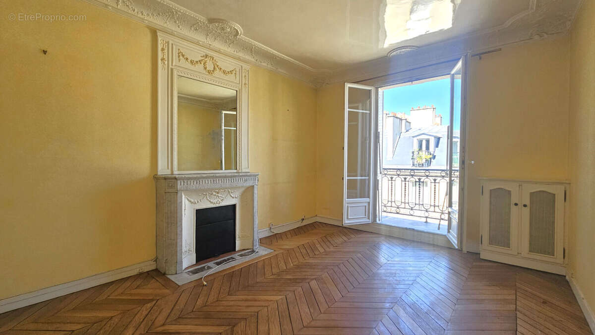 Appartement à PARIS-17E