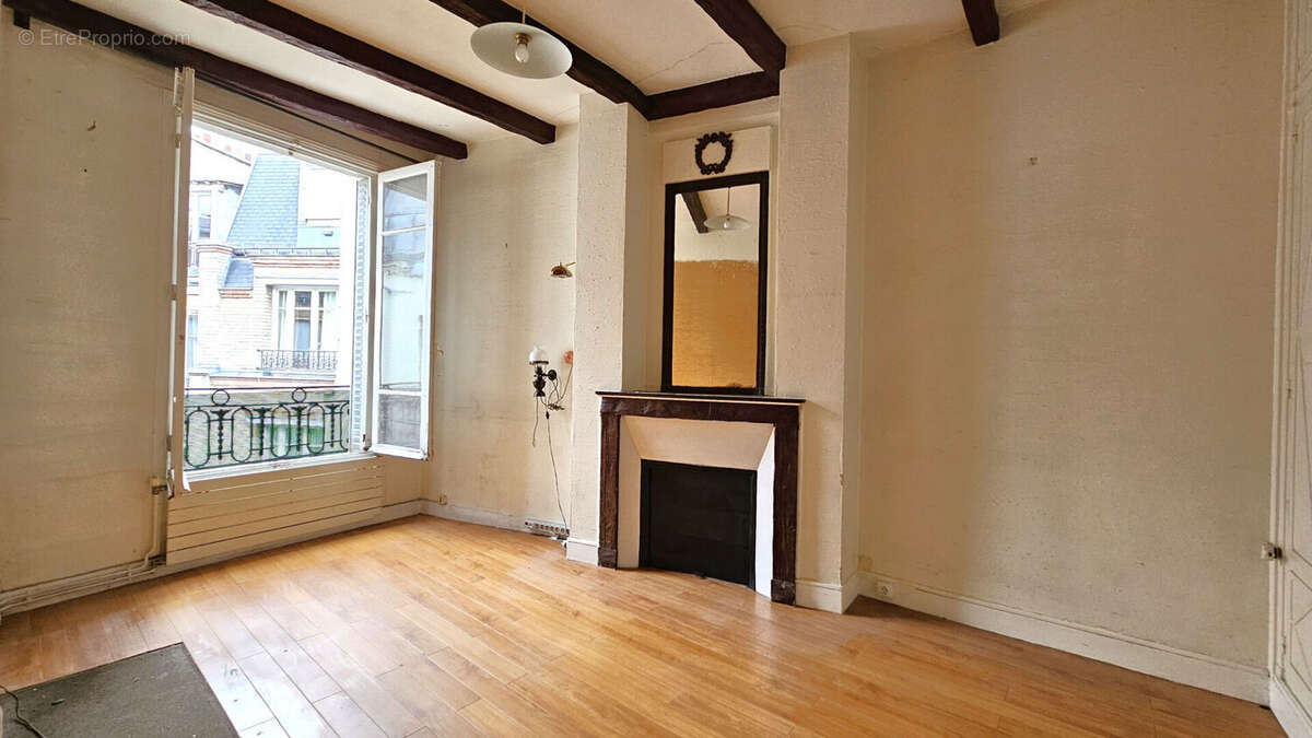 Appartement à PARIS-17E
