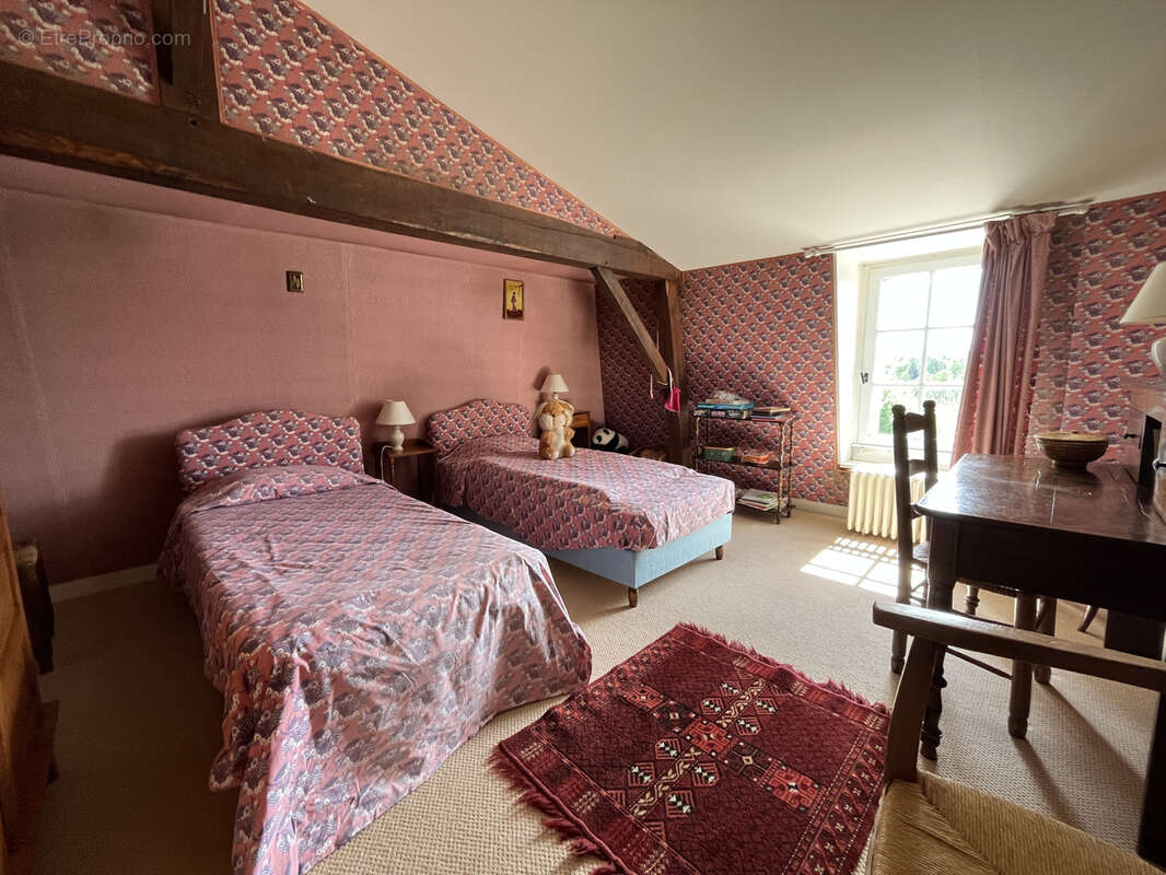 Maison à MONTAGNAC-LA-CREMPSE