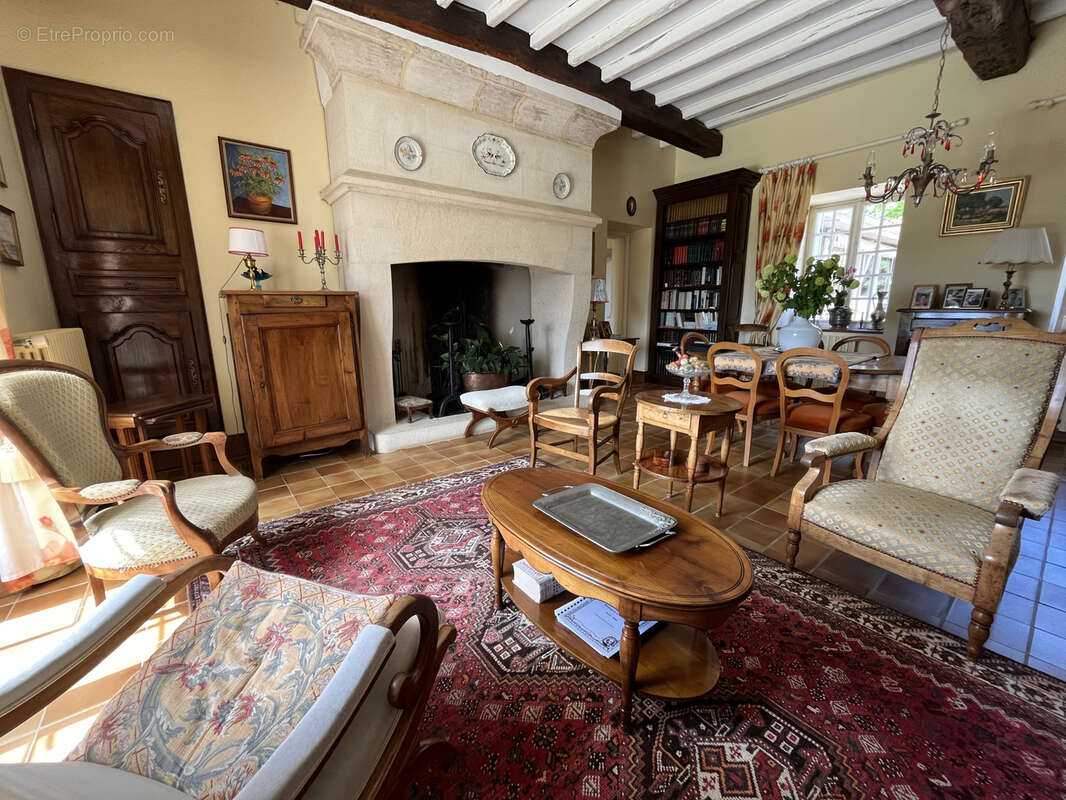 Maison à MONTAGNAC-LA-CREMPSE