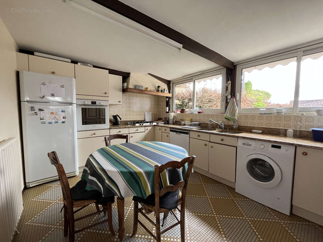 Maison à MONTAGNAC-LA-CREMPSE