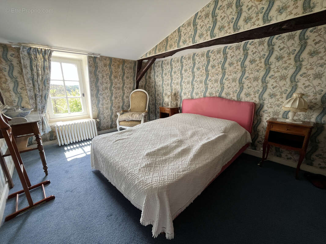 Maison à MONTAGNAC-LA-CREMPSE