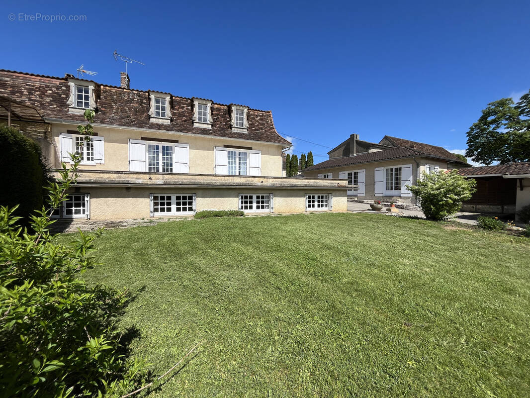 Maison à MONTAGNAC-LA-CREMPSE