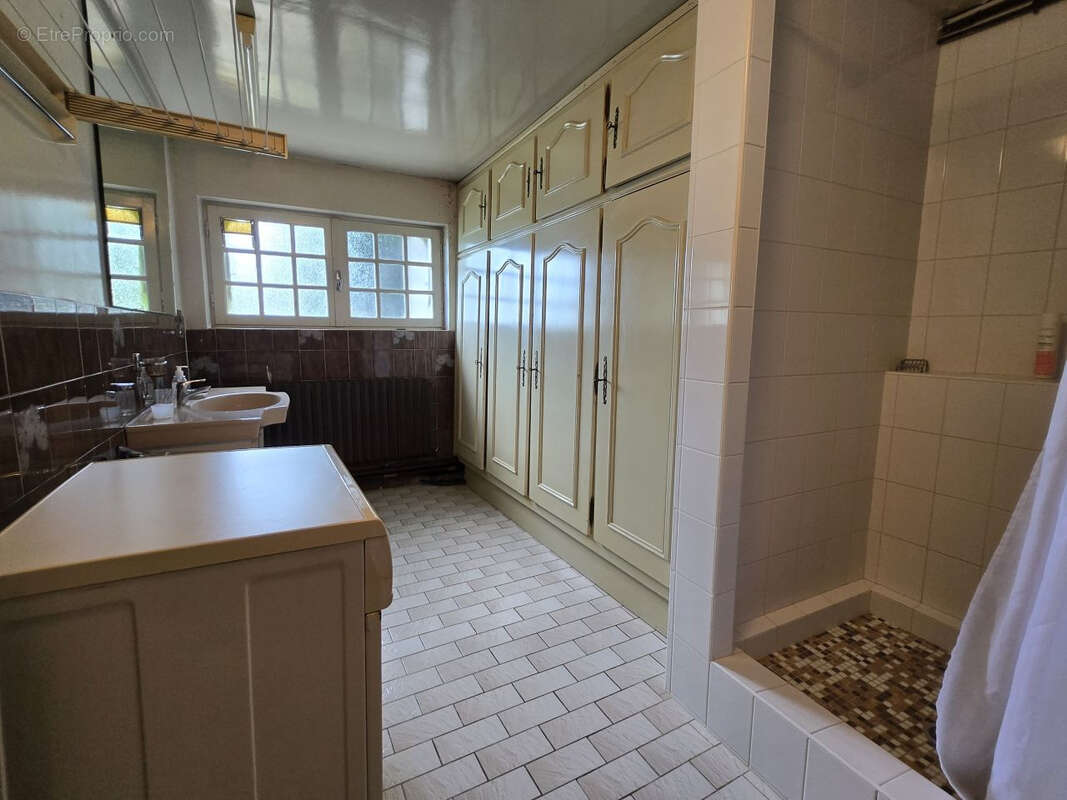 Maison à MONTAGNAC-LA-CREMPSE