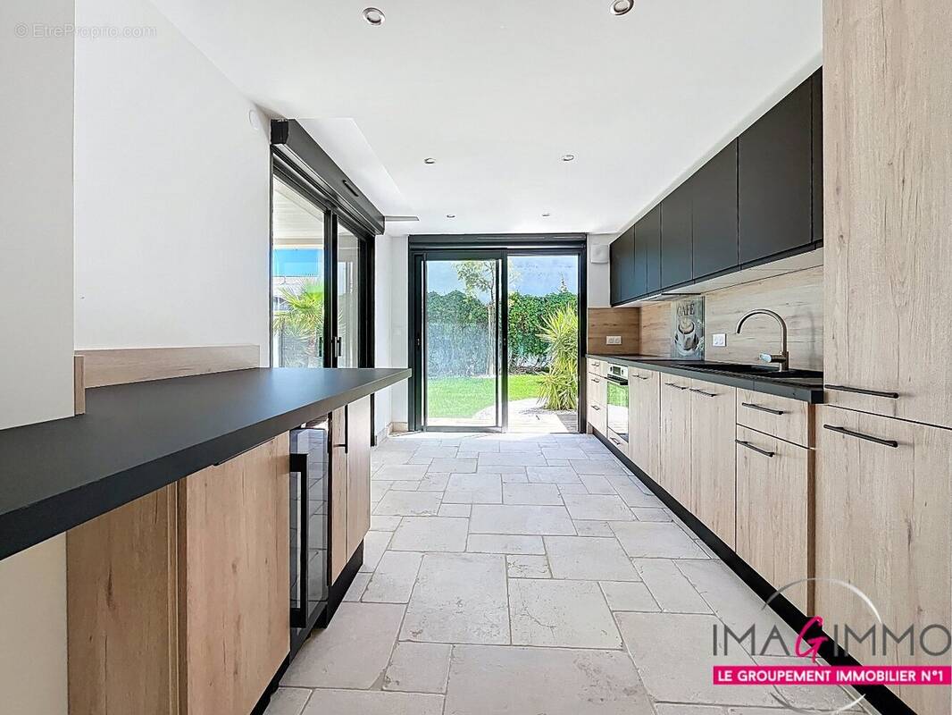 Appartement à MAUGUIO