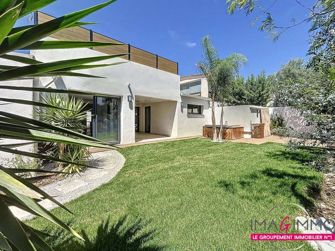 Appartement à MAUGUIO