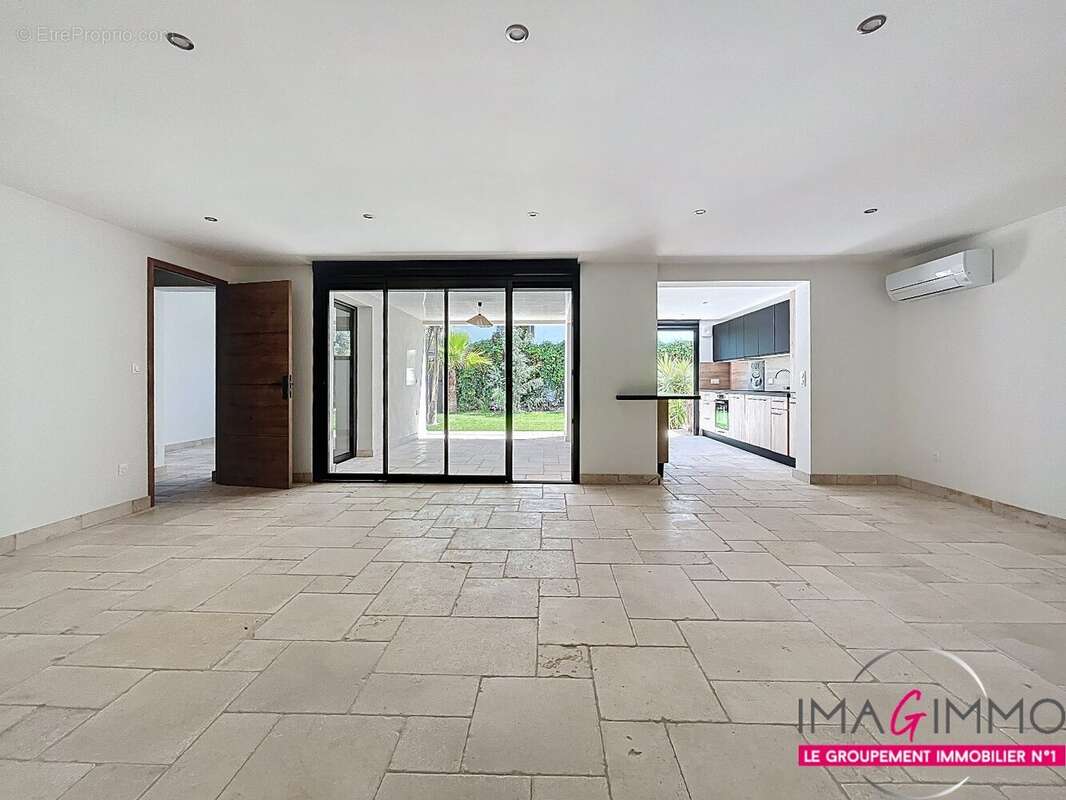 Appartement à MAUGUIO