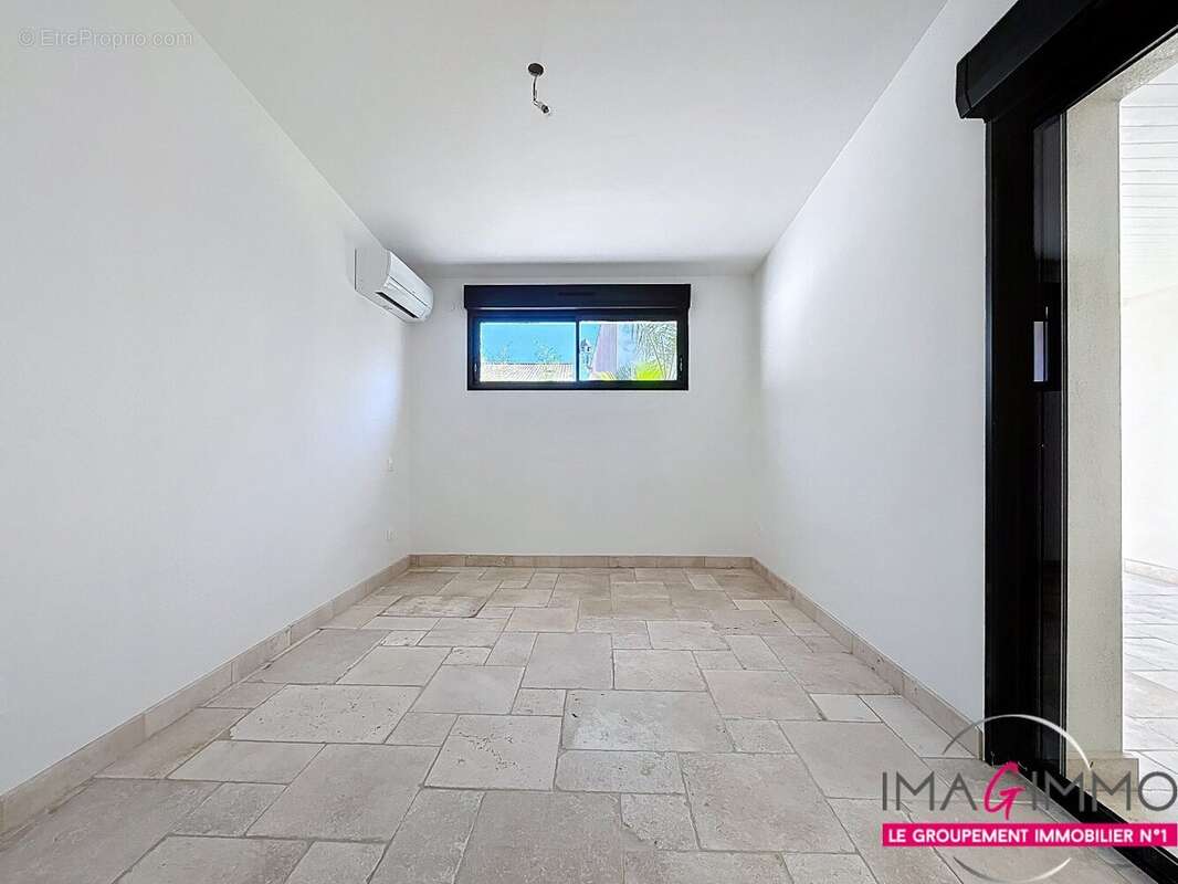 Appartement à MAUGUIO