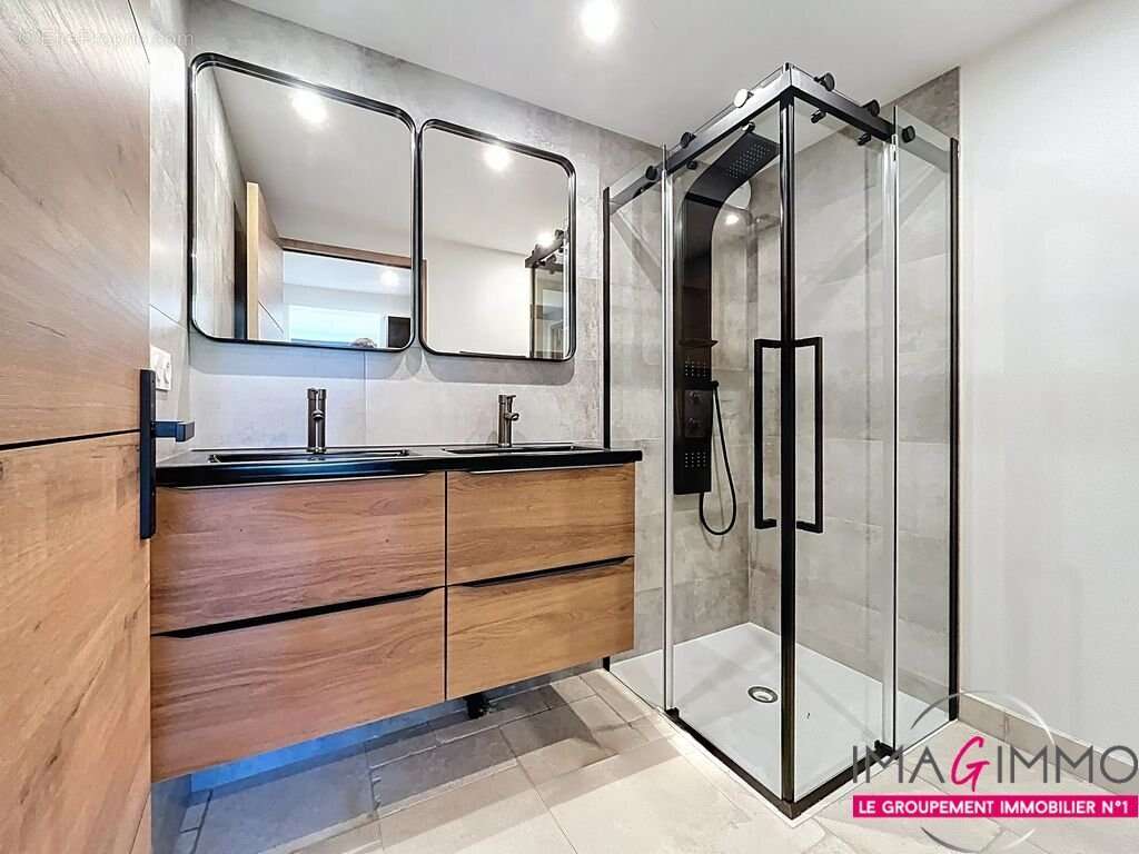 Appartement à MAUGUIO