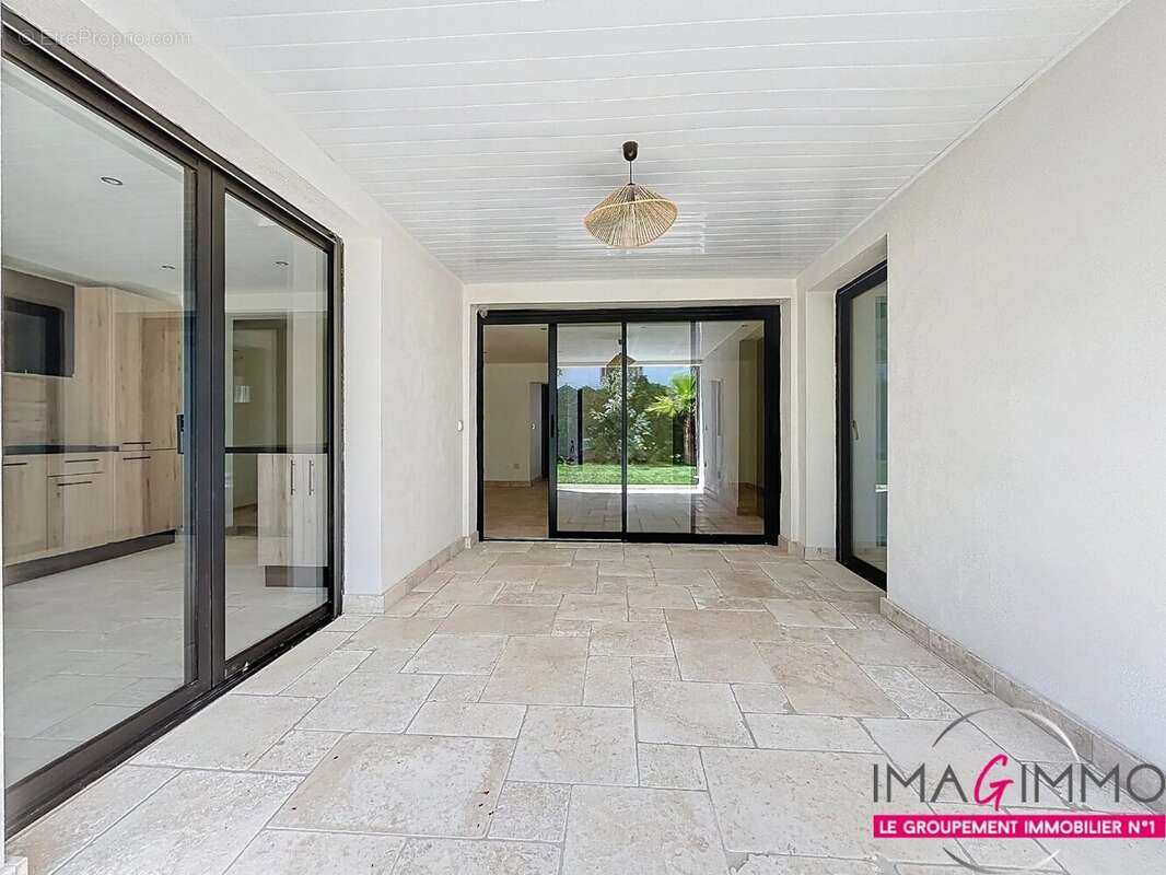 Appartement à MAUGUIO